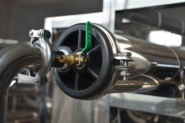 Planta de tratamento da água do RO da osmose reversa com medidor condutor da eletricidade